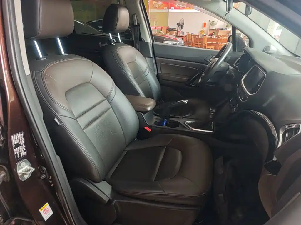 GAC Trumpchi GS4 2015 — фото 25