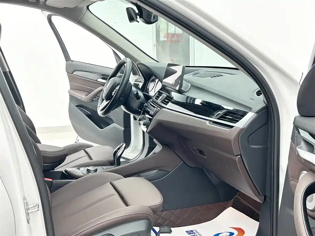 BMW X1 2022 — фото 12