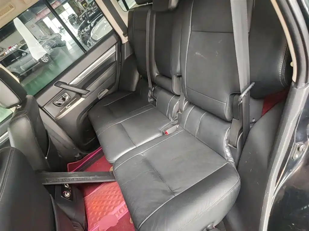 Mitsubishi Pajero 2017 — фото 17