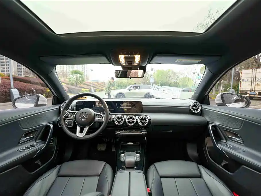 Mercedes-Benz A-Class 2020 — фото 10