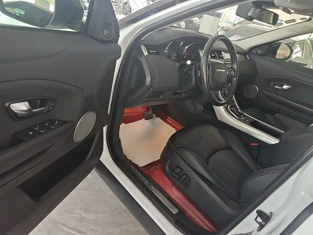 Land Rover Evoque 2017 — фото 16