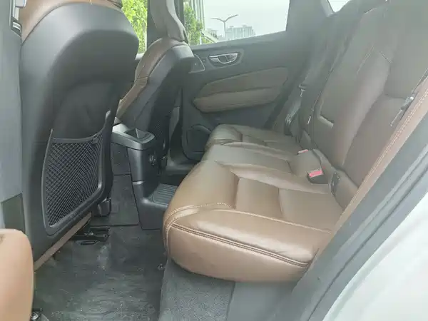 Volvo XC60 Plug-In Hybrid 2024