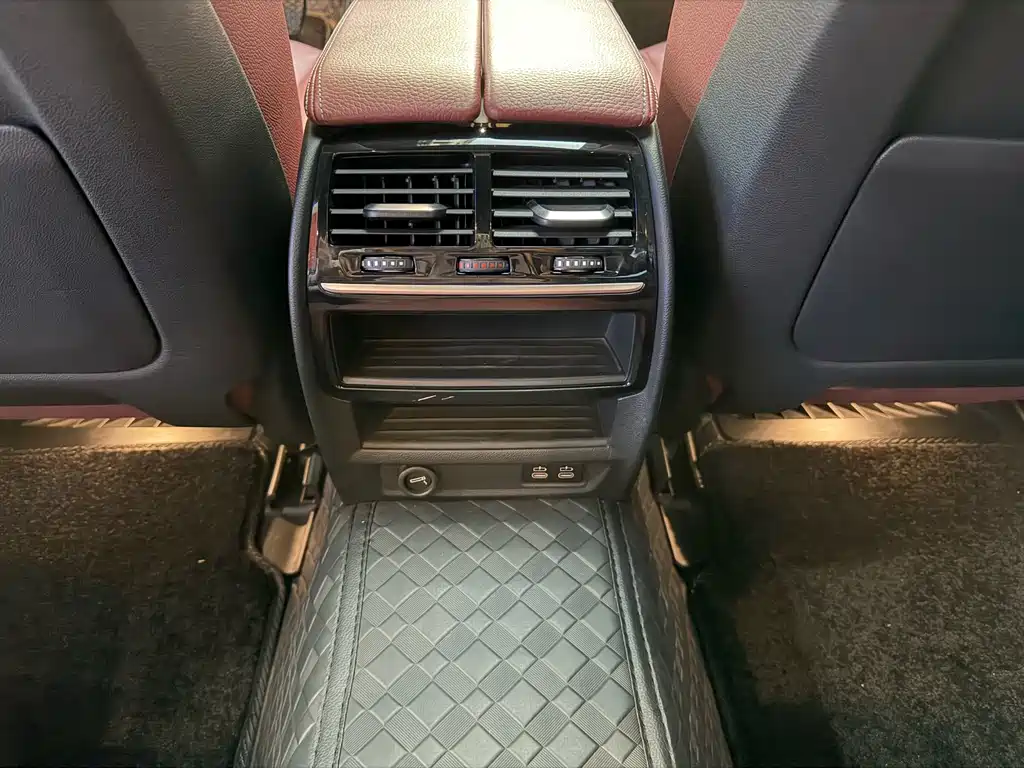 BMW 5 Series 2020 — фото 9
