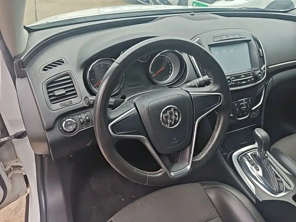 Buick Regal 2015 — фото 11