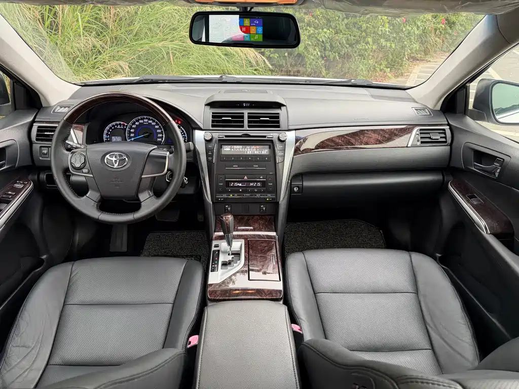 Toyota Camry 2015 — фото 16