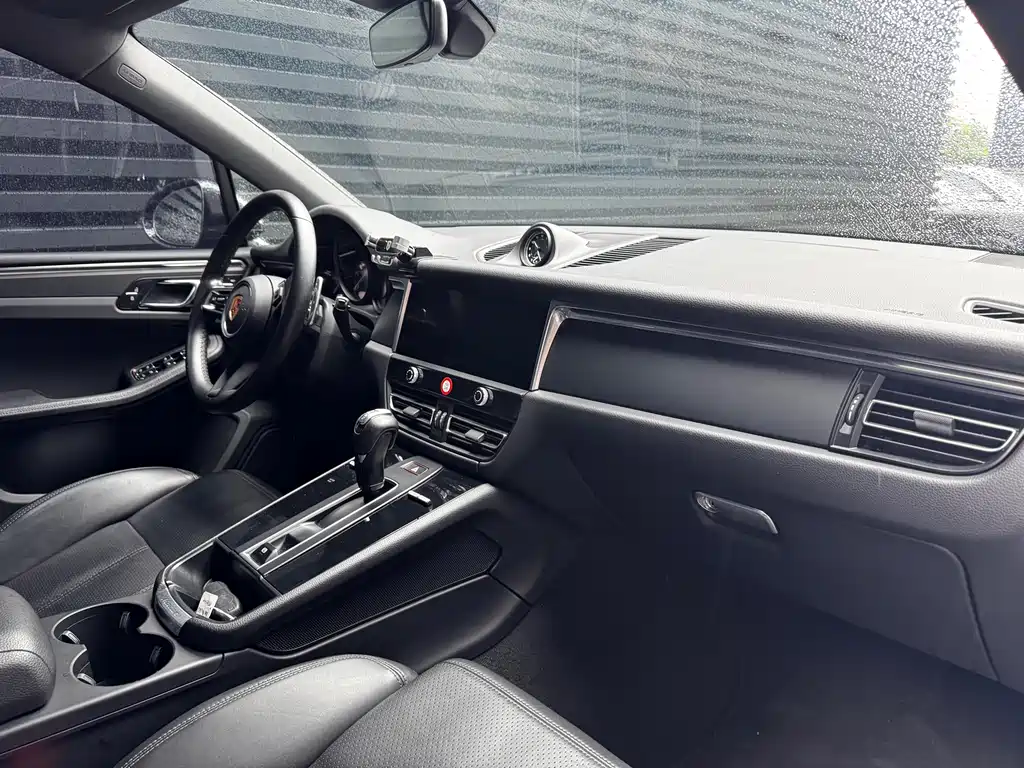 Porsche Macan 2022 — фото 16