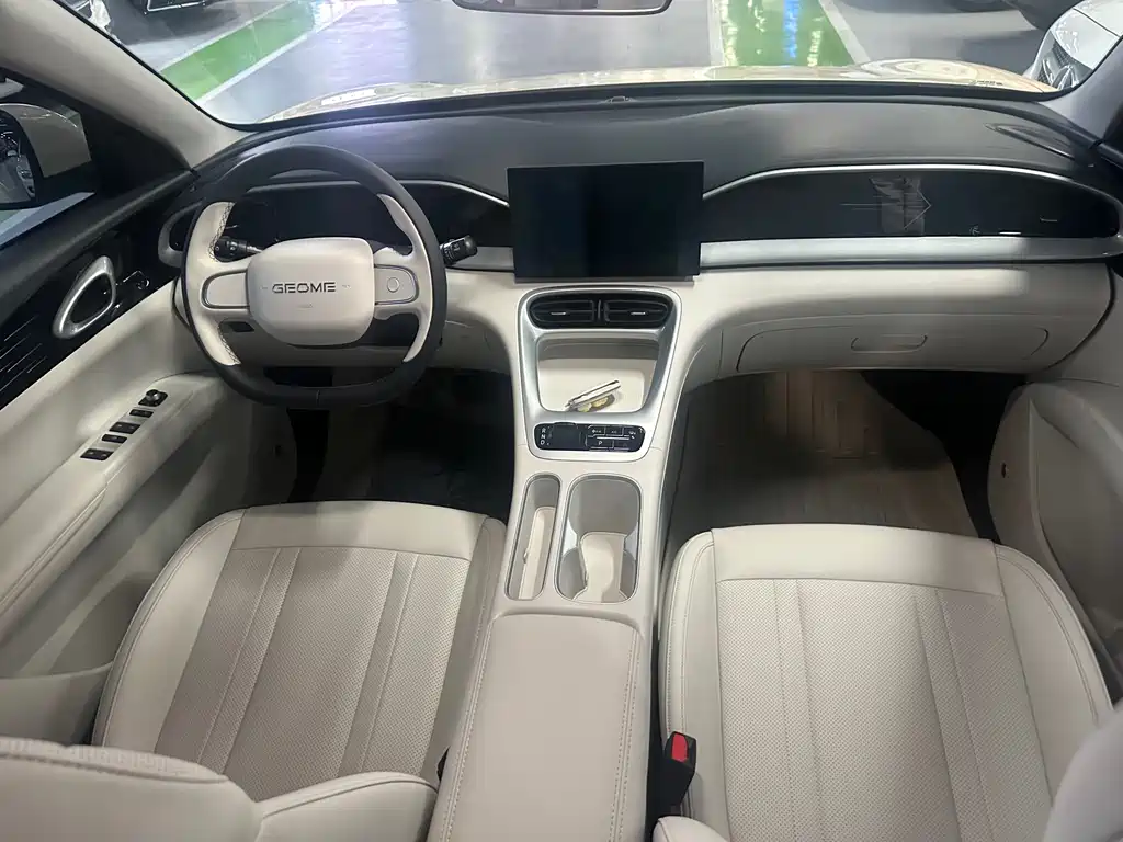Geely Galaxy Starwish 2025 — фото 9