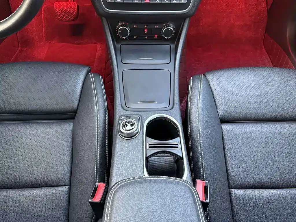 Mercedes-Benz GLA 2017 — фото 18