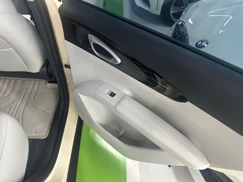 Geely Galaxy Starwish 2025 — фото 17