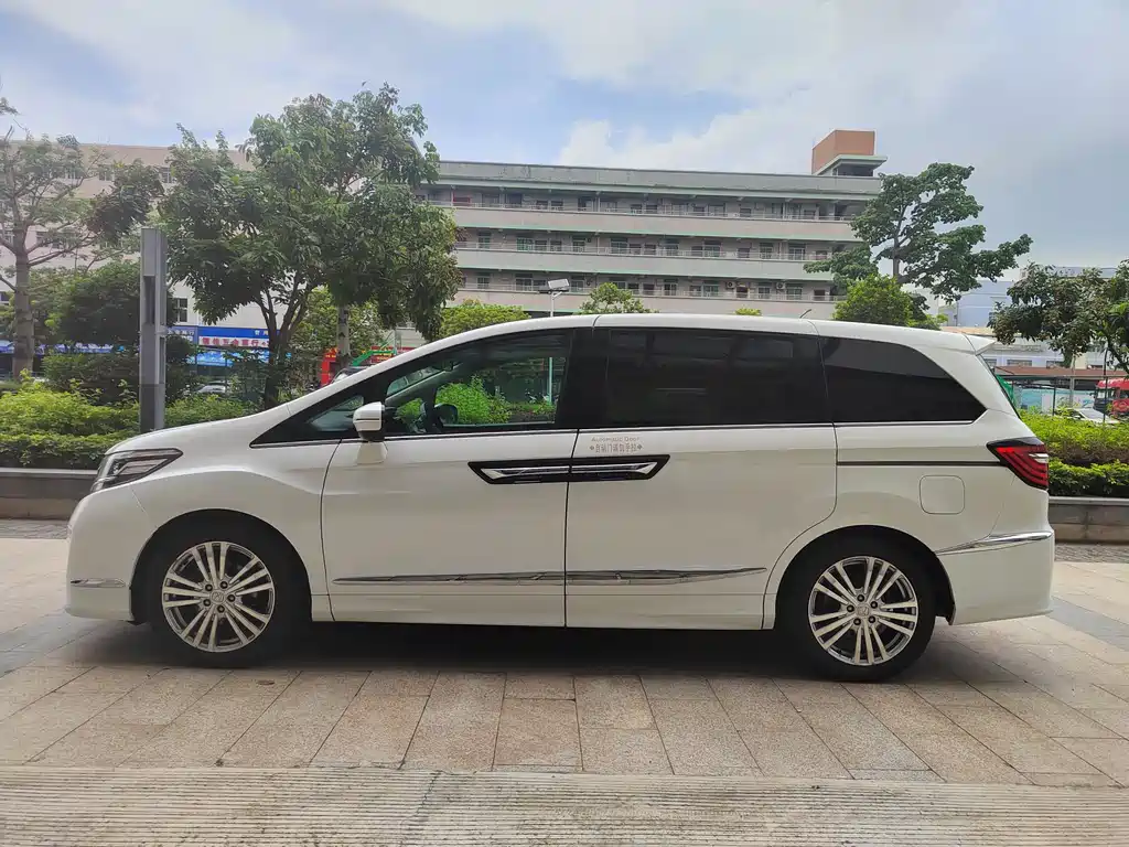 Honda Elysion 2017