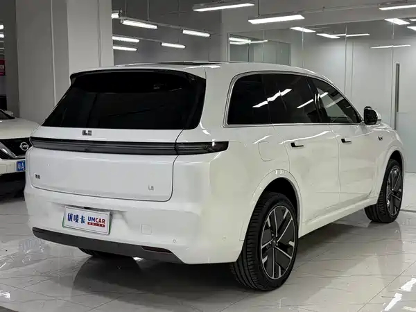Li Auto L8 2025