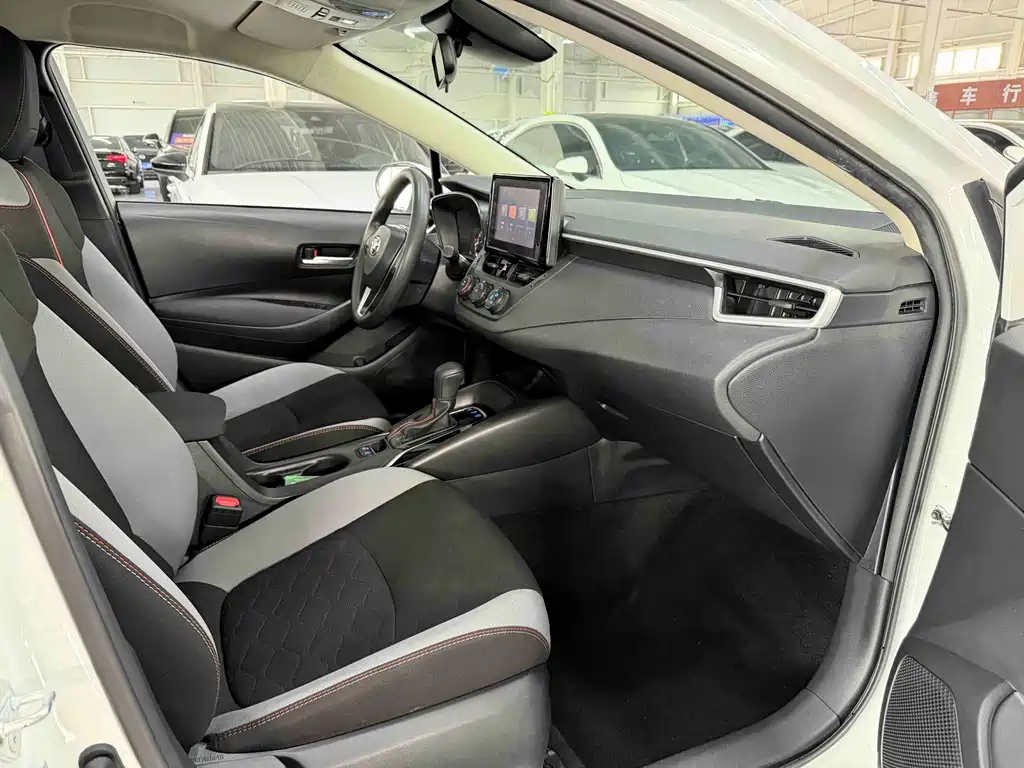 Toyota Corolla 2022 — фото 17