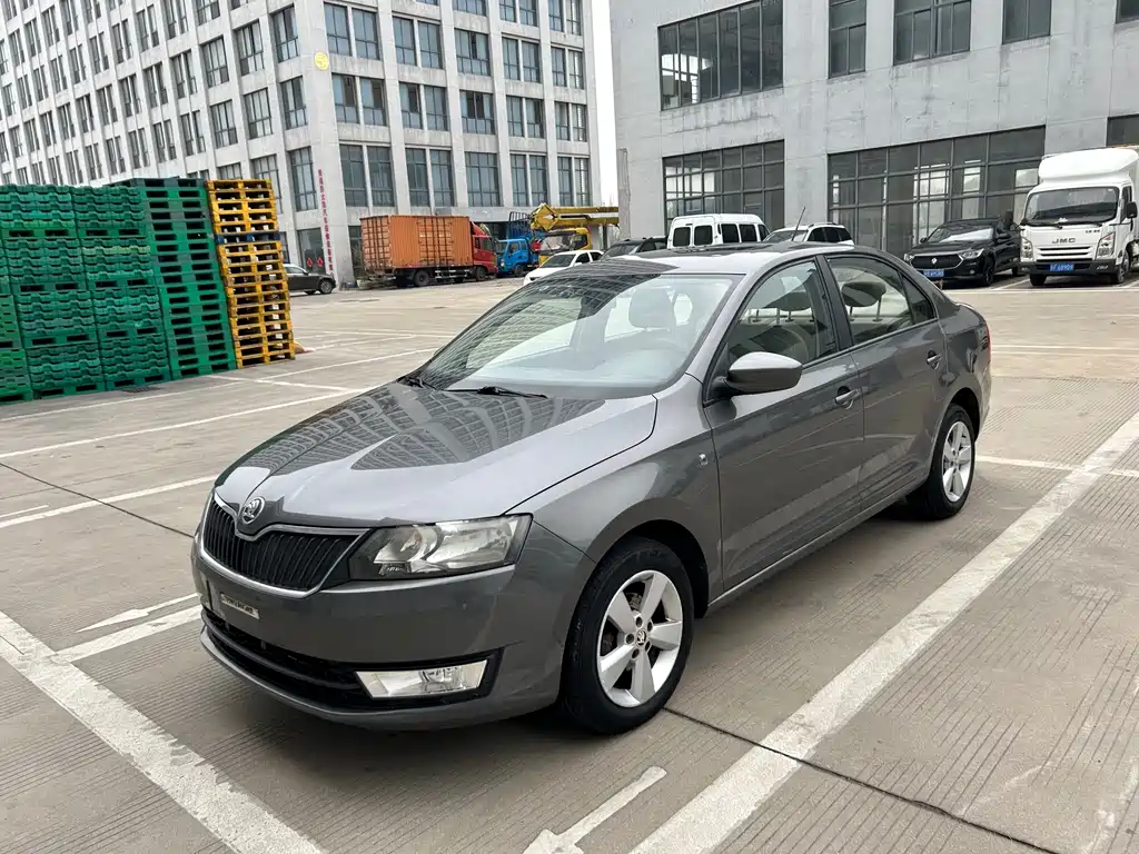 Skoda Rapid 2013 — фото 2