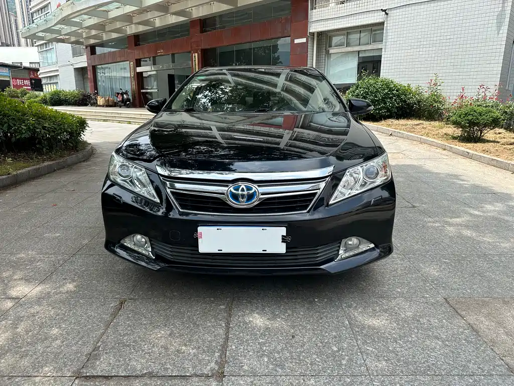 Toyota Camry 2013 — фото 2