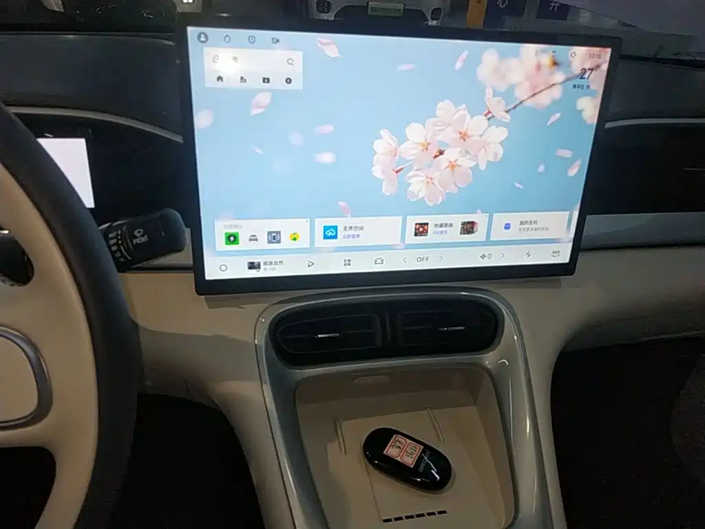 Geely Galaxy Starwish 2025 — фото 13