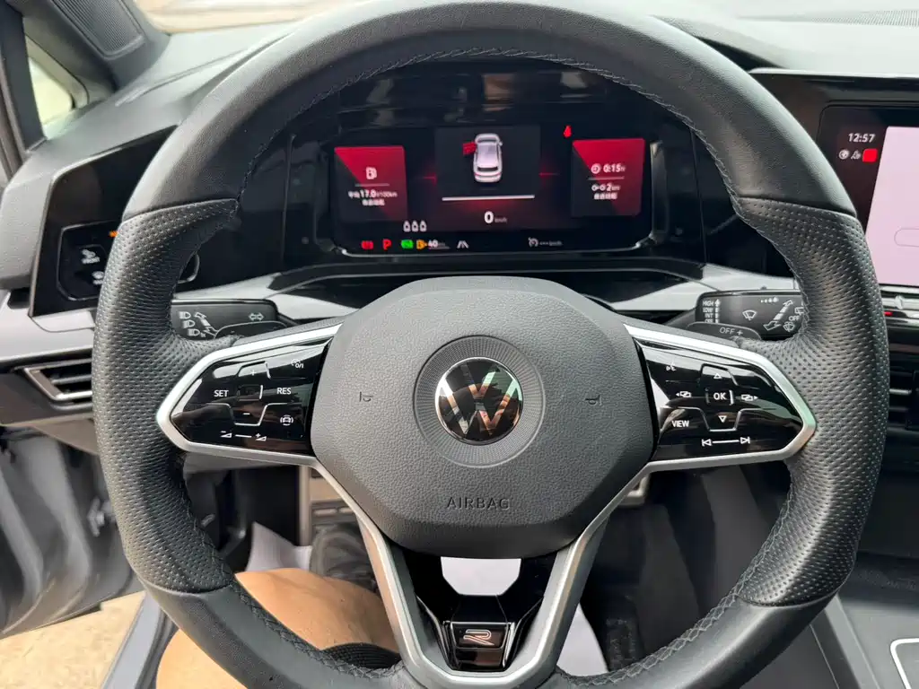 Volkswagen Golf 2022