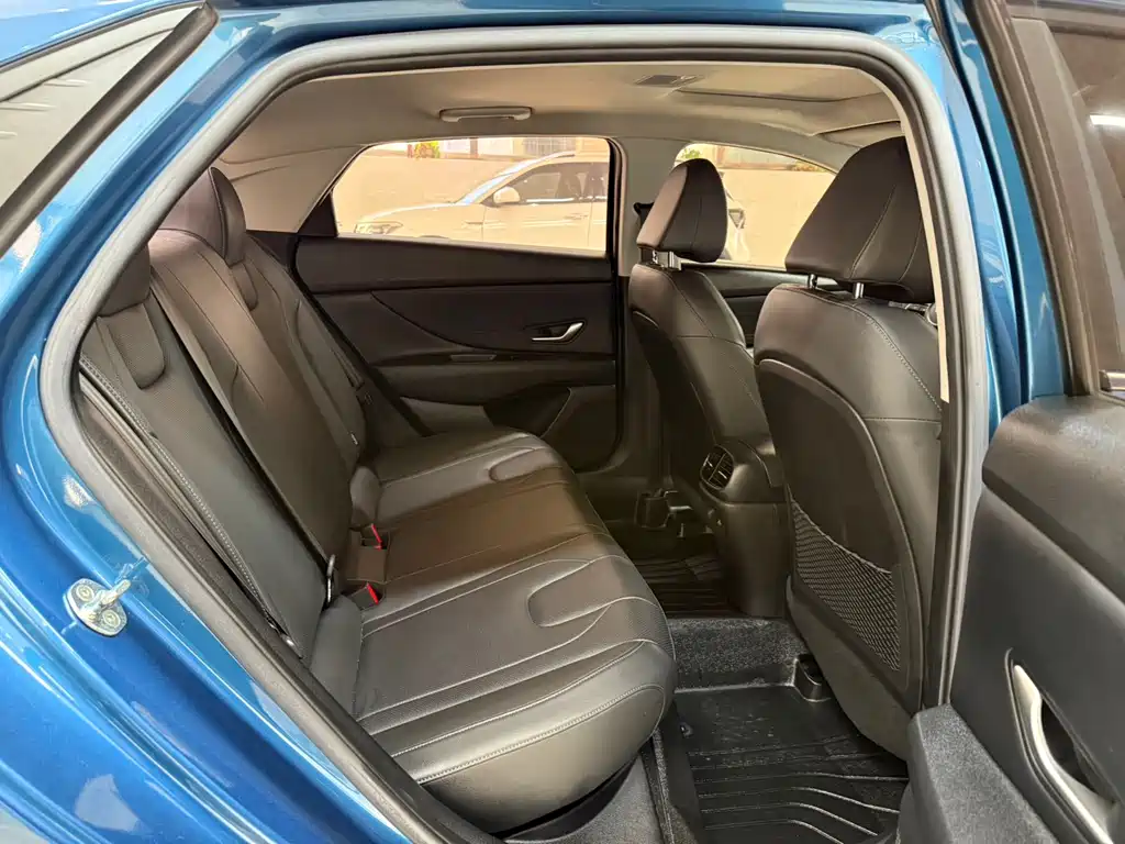 Hyundai Elantra 2022 — фото 22
