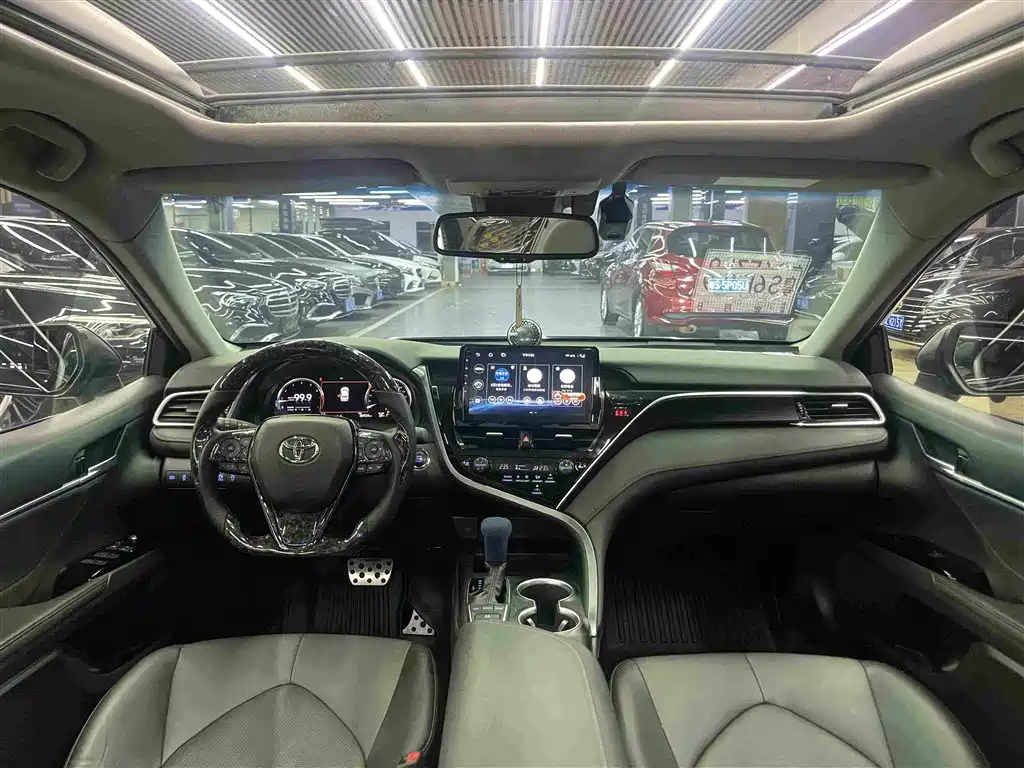 Toyota Camry 2022 — фото 14