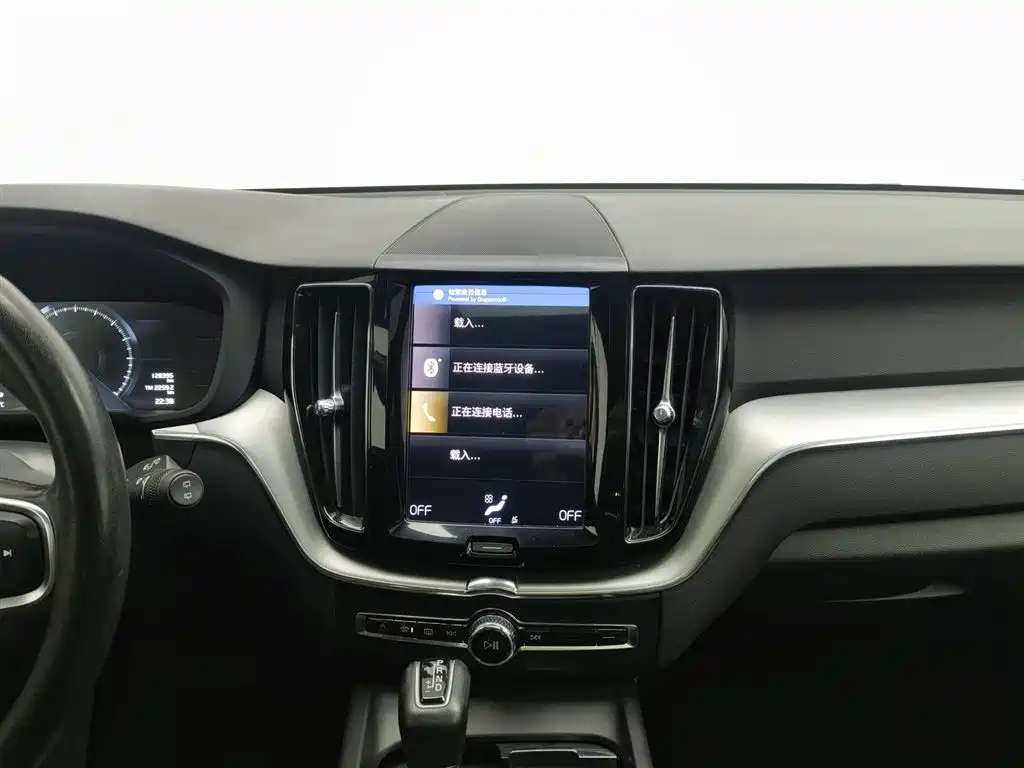 Volvo XC60 2020 — фото 12
