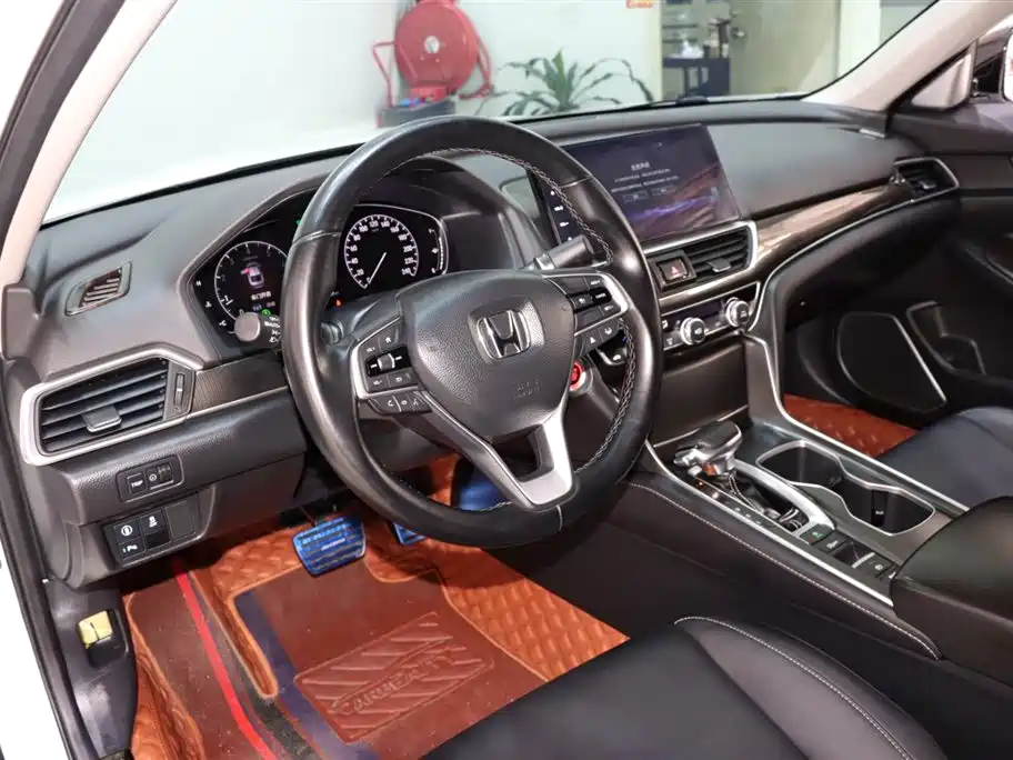Honda Accord 2023 — фото 10