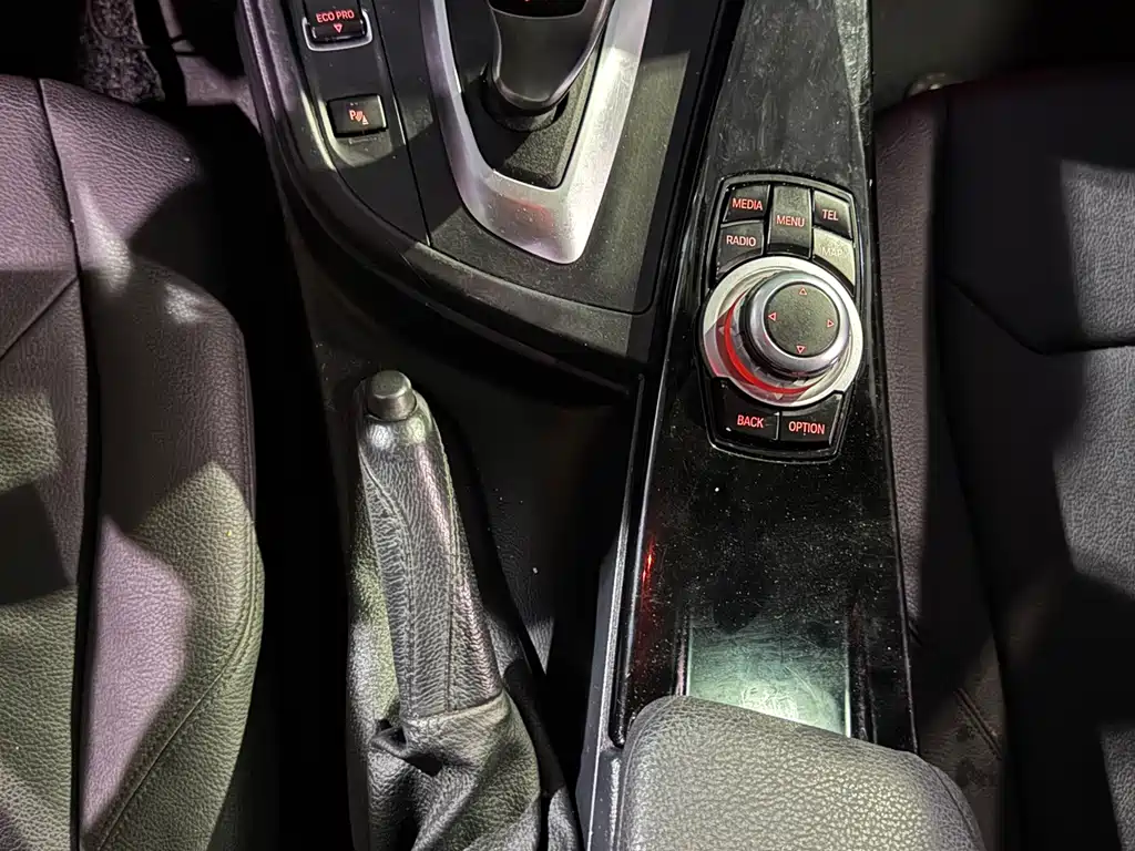 BMW 3 Series 2016 — фото 16