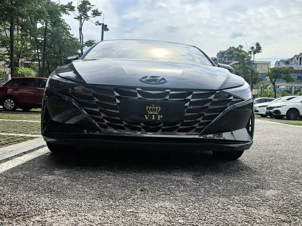 Hyundai Elantra 2022