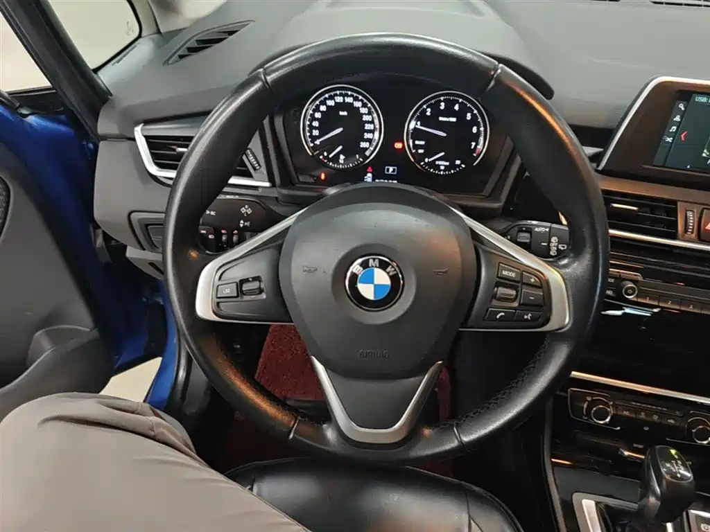 BMW 2 Series Active Tourer 2019 — фото 7