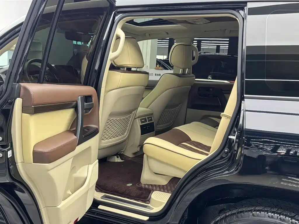 Toyota Land Cruiser 2020 — фото 7