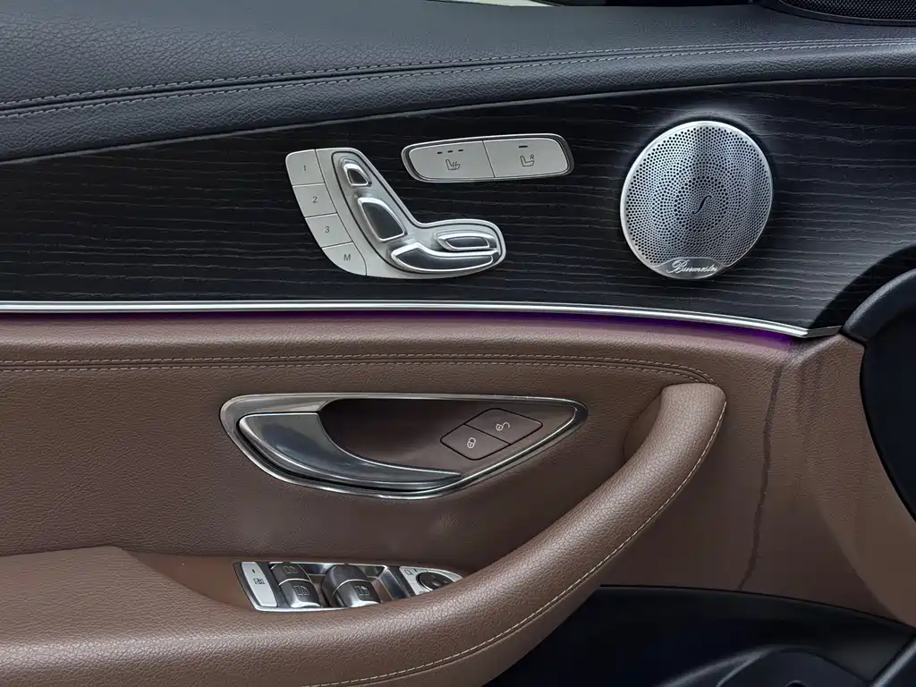 Mercedes-Benz E-Class 2019 — фото 10