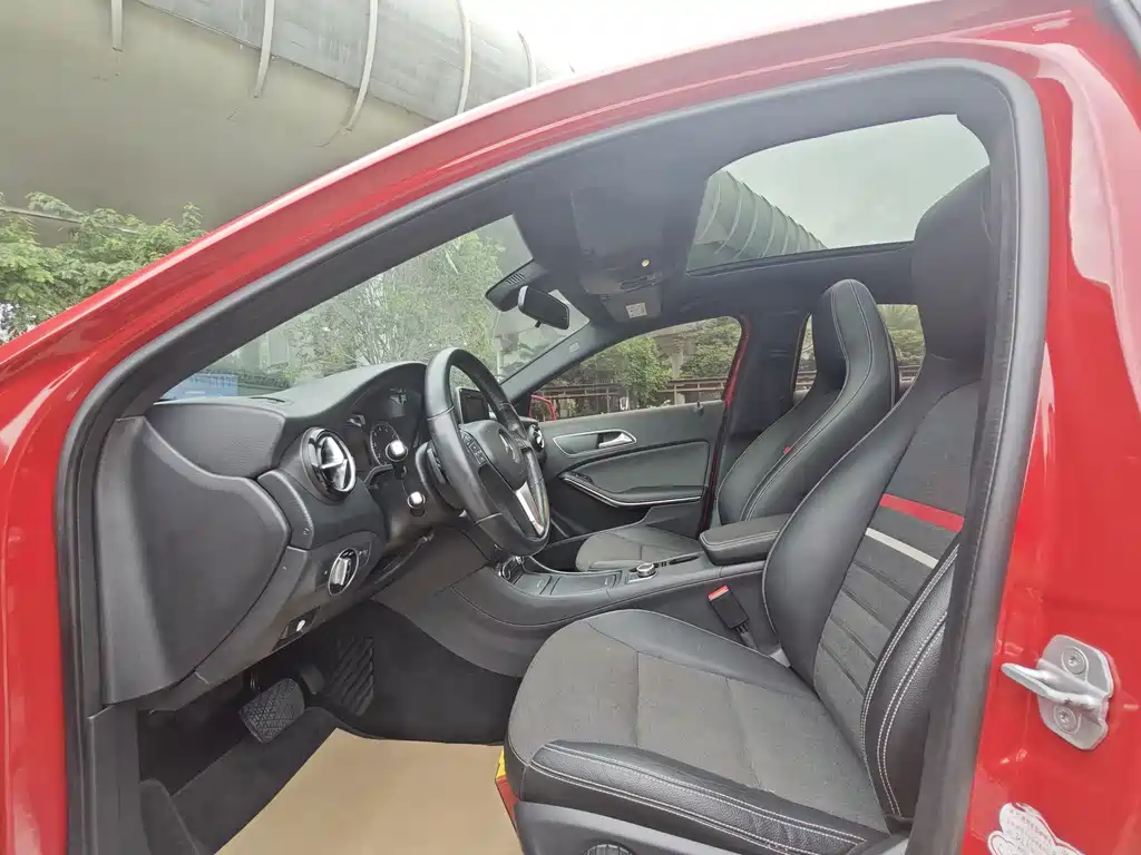 Mercedes-Benz A-Class 2013 — фото 10