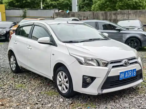 Toyota Yaris L 2014