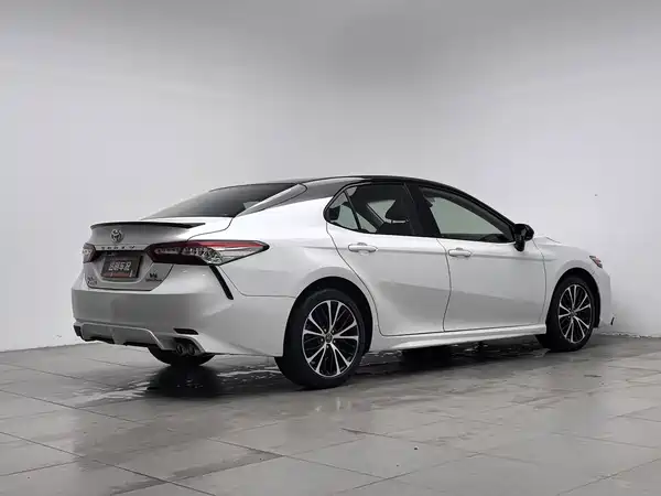 Toyota Camry 2019