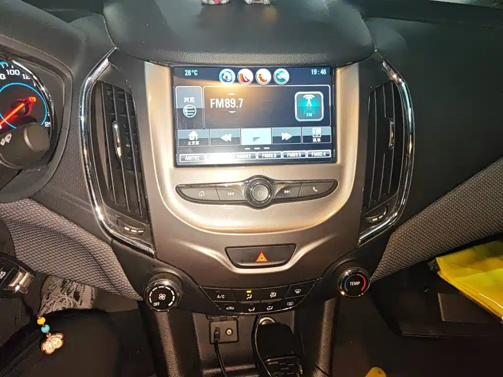 Chevrolet Cruze 2018 — фото 10