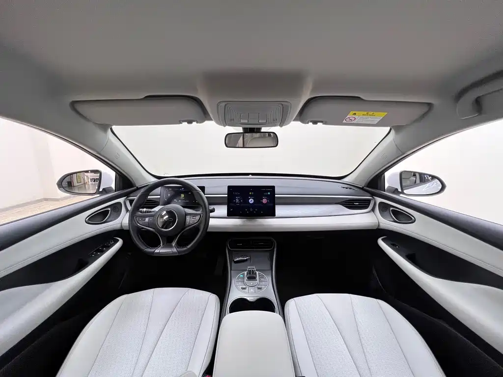 BYD Seal 05 DM-i 2025 — фото 19