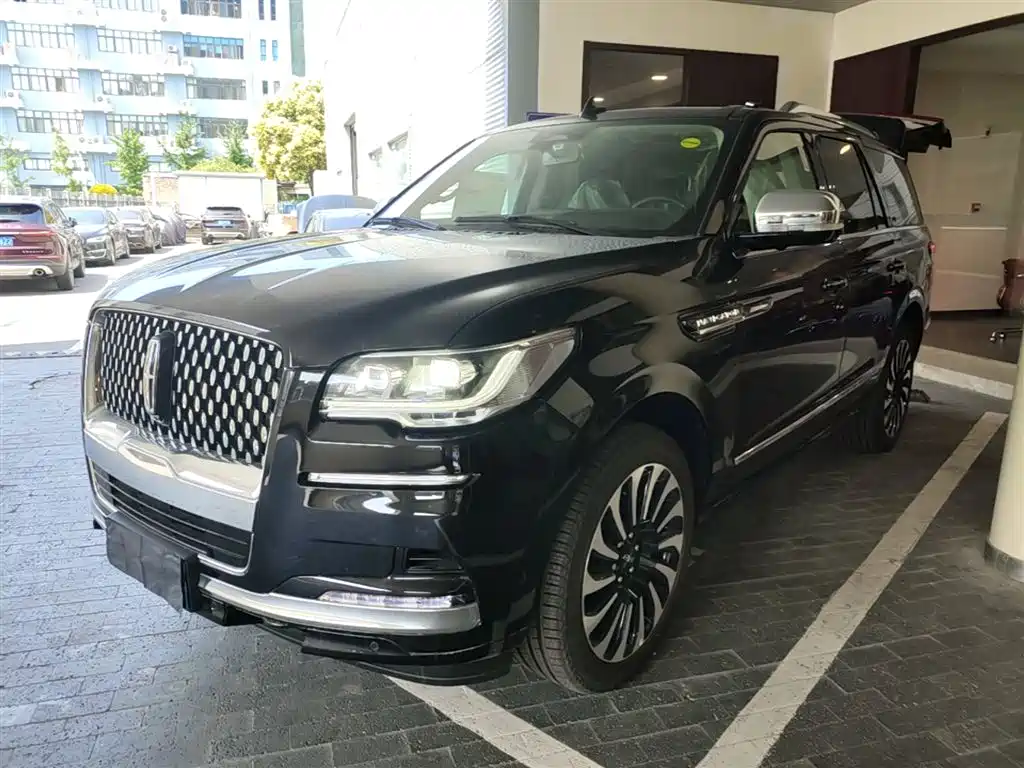 Lincoln Navigator 2026 — фото 2