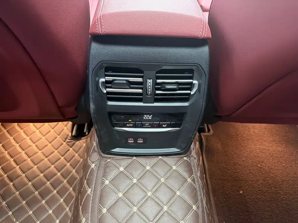BMW 3 Series 2023 — фото 10