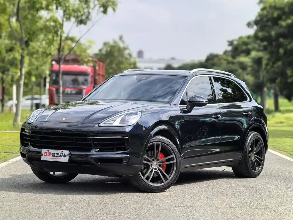 Porsche Cayenne 2018 — фото 1