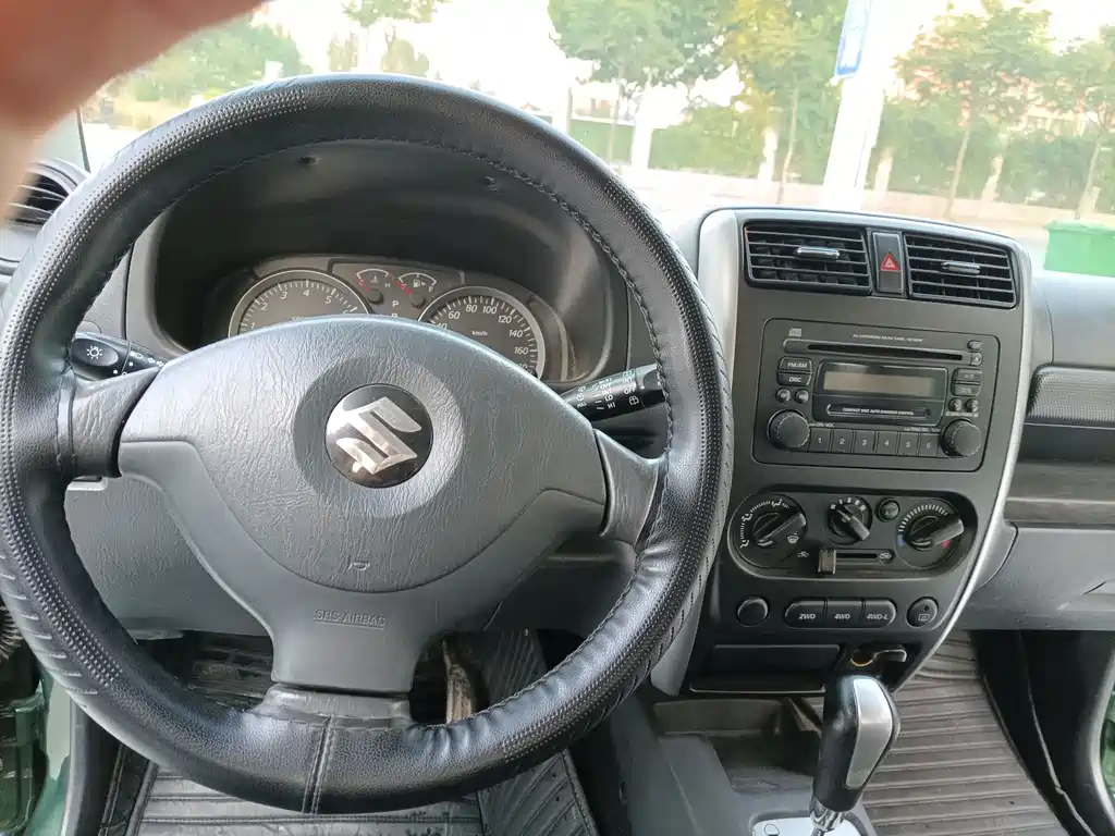 Suzuki Jimny 2013 — фото 15