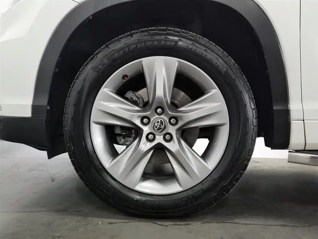 Toyota Highlander 2015 — фото 17