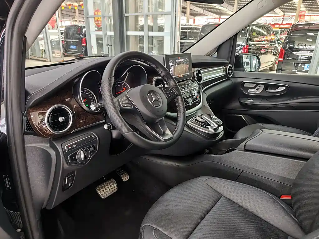Mercedes-Benz V-Class 2019 — фото 8