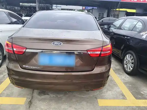 Ford Escort 2015