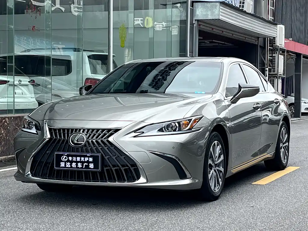Lexus ES 2024 — фото 1