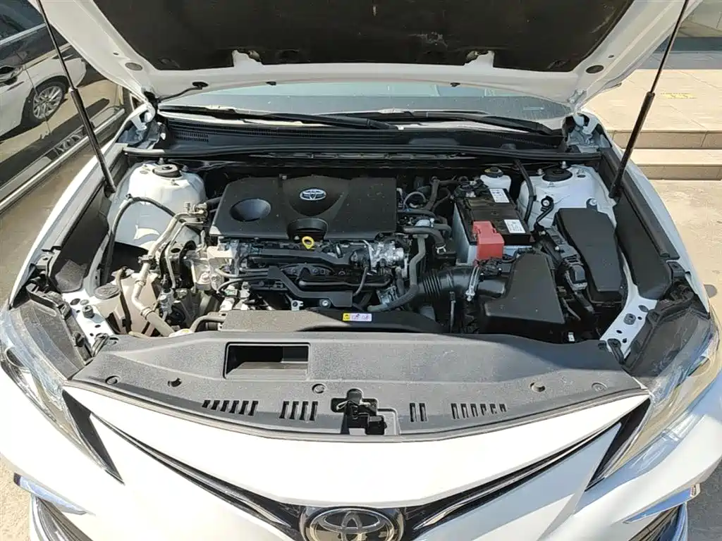 Toyota Camry 2022 — фото 16