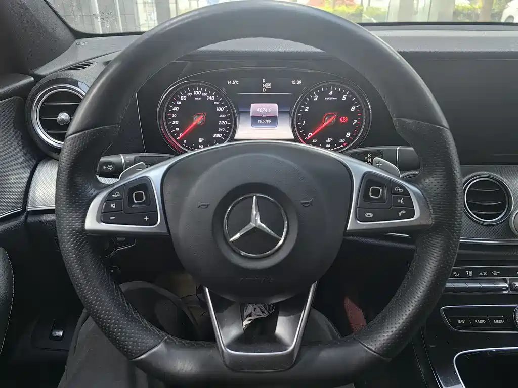 Mercedes-Benz E-Class 2018 — фото 13