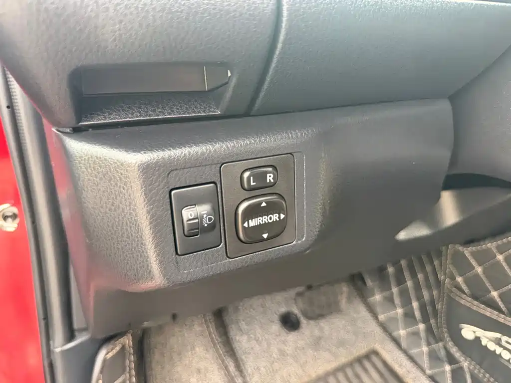 Toyota Yaris L 2020 — фото 14