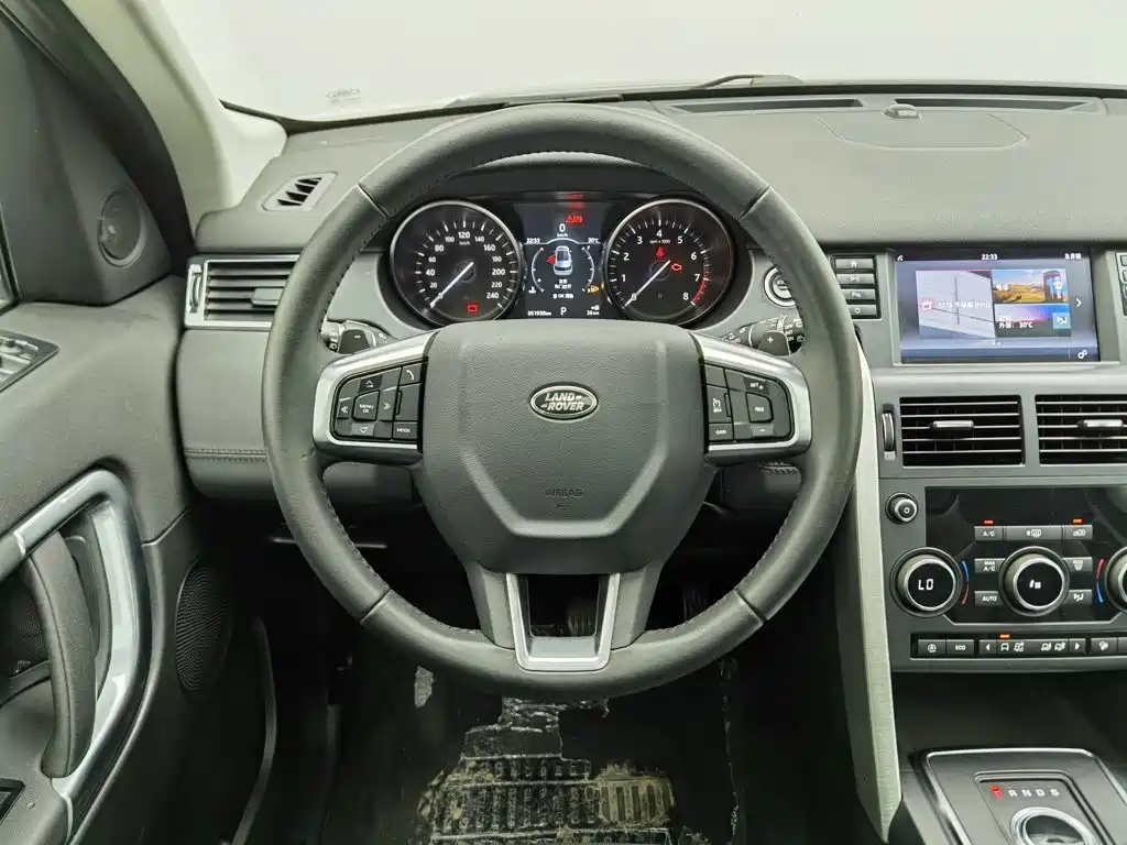 Land Rover Discovery Sport 2018 — фото 11