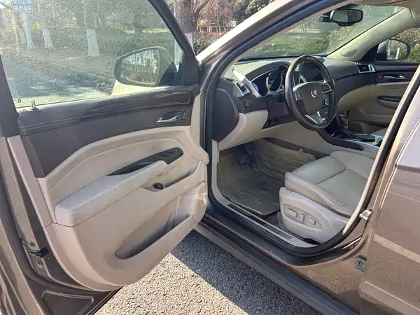 Cadillac SRX 2012