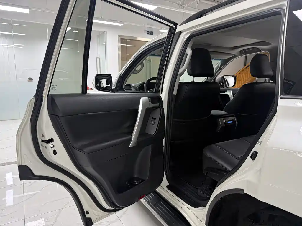 Toyota Prado 2019 — фото 10