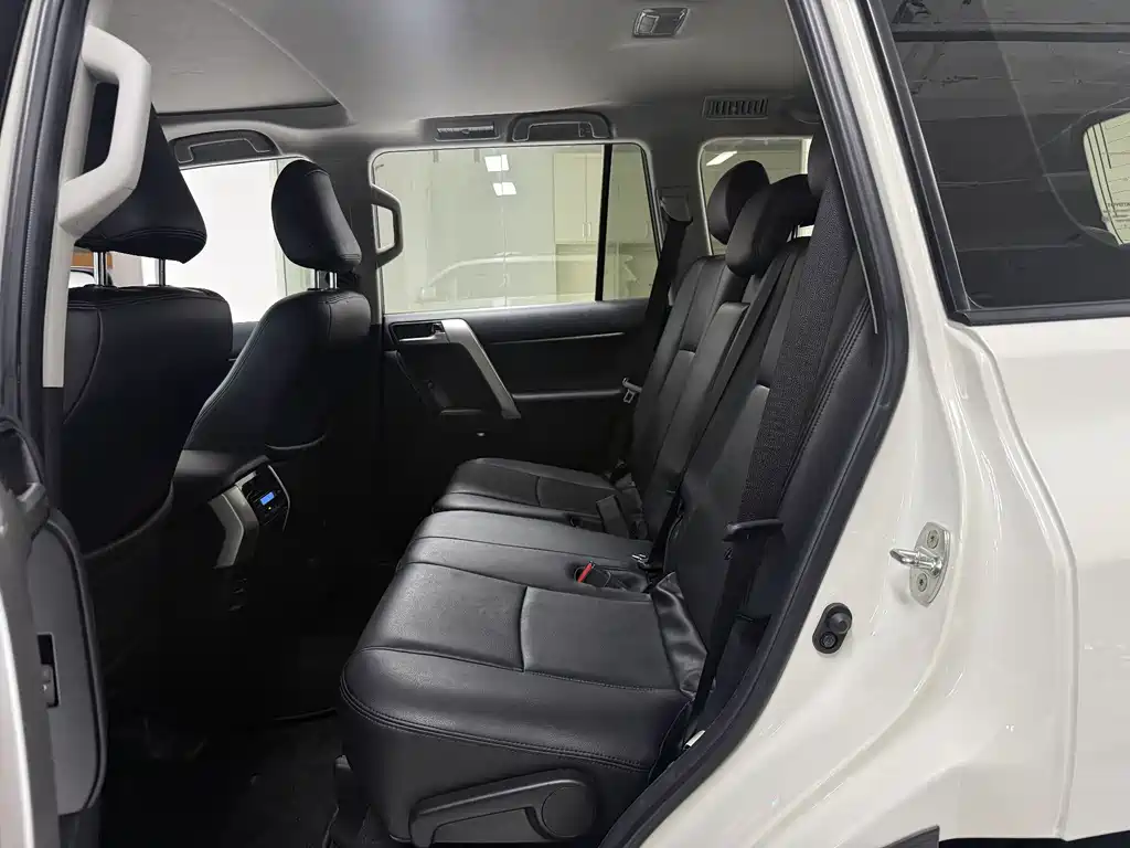 Toyota Prado 2019 — фото 11