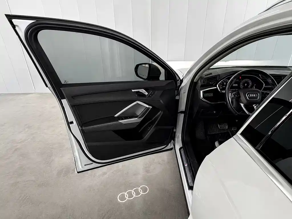Audi Q3 2022 — фото 18